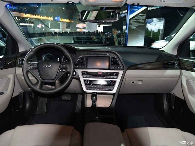 現代索納塔九插電式混動(dòng)版國內諜照曝光