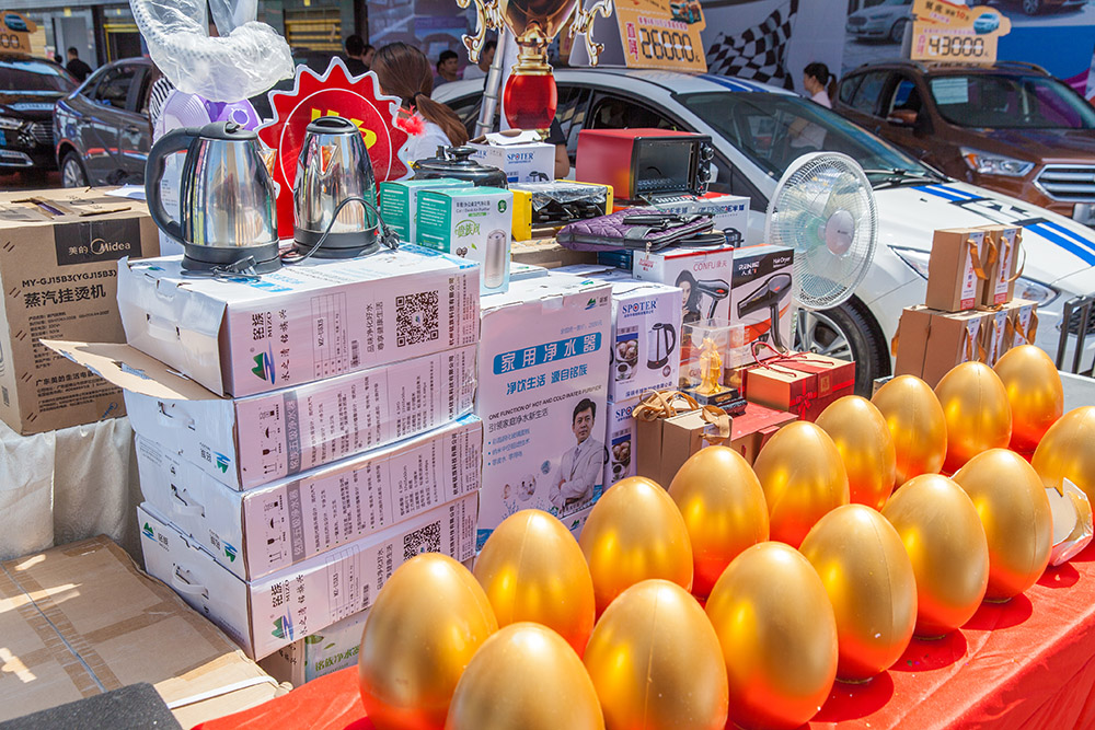 【車(chē)展第一天】遇到那個(gè)TA，放棄蘋(píng)果8......