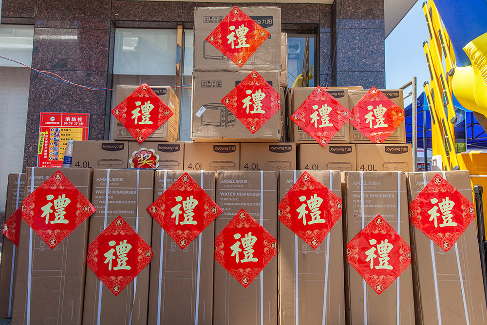 【車(chē)展第一天】遇到那個(gè)TA，放棄蘋(píng)果8......