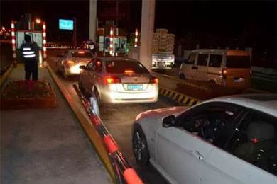 假期高速行駛攻略，看一遍絕對平安！