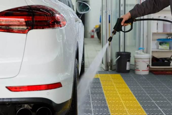 未雨綢繆，老司機教你高溫雨季養車(chē)妙招