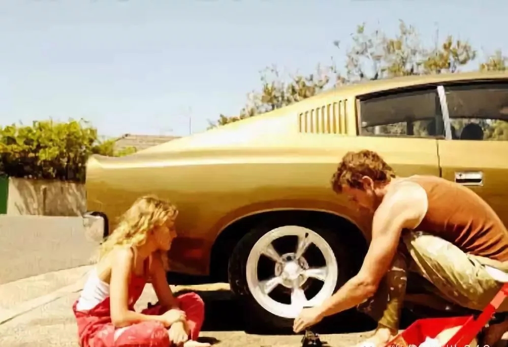 哪些錯誤的操作能增加爆胎的風(fēng)險呢？