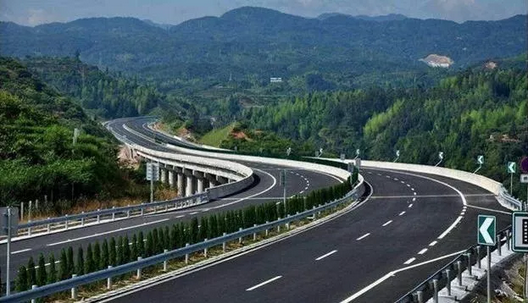 定速巡航可以解放右腳，但你真的會(huì )用嗎？