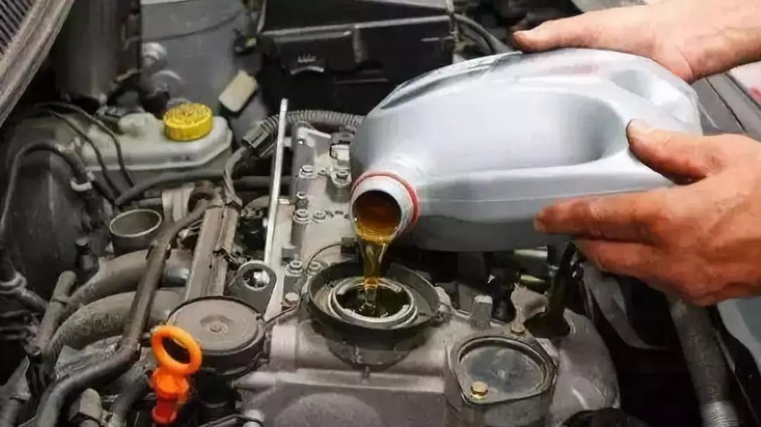 全合成機油和半合成哪個(gè)更好？