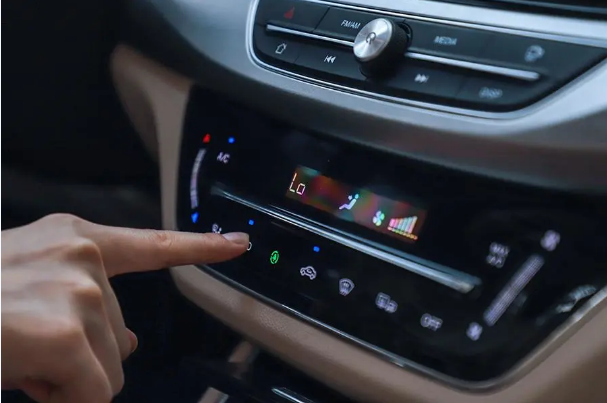 用車(chē)百科｜夏天車(chē)內開(kāi)空調的五個(gè)誤區，你中了幾個(gè)？