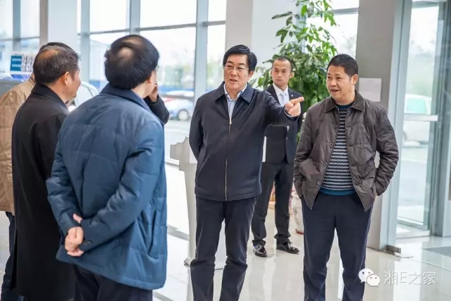 邵陽(yáng)副市長(cháng)周?chē)F場(chǎng)調度天嬌國際汽車(chē)城項目建設