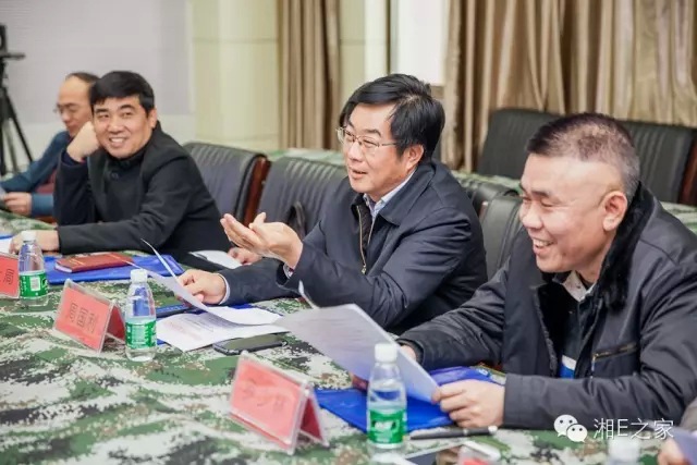 邵陽(yáng)副市長(cháng)周?chē)F場(chǎng)調度天嬌國際汽車(chē)城項目建設